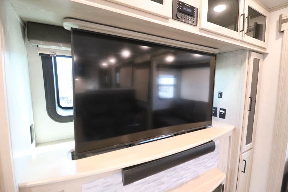 Interior 7