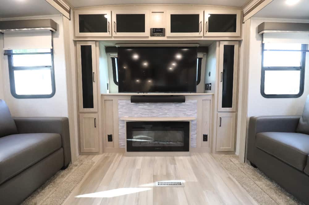 Interior 5